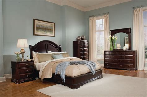 Bedroom Decorating Ideas With Mahogany Furniture